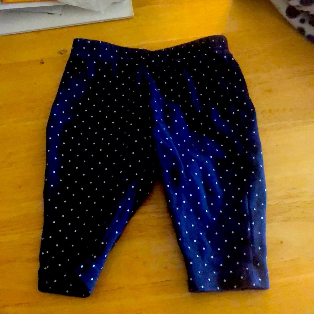 3M. Toddler girls capri’s. Blue with white polka dots.